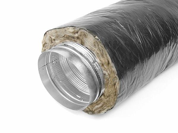 Снимка - изолацията на гофрирани тръби от неръждаема стомана с базалтова вата може да се извърши на ръка