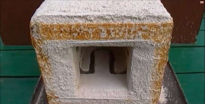 Zdjęcie mufli wykonanej z cegieł szamotowych z klejonymi szwami