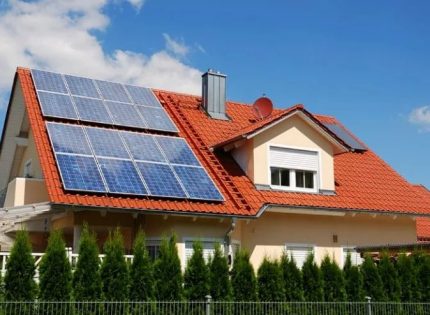 Hệ thống năng lượng mặt trời trên mái nhà