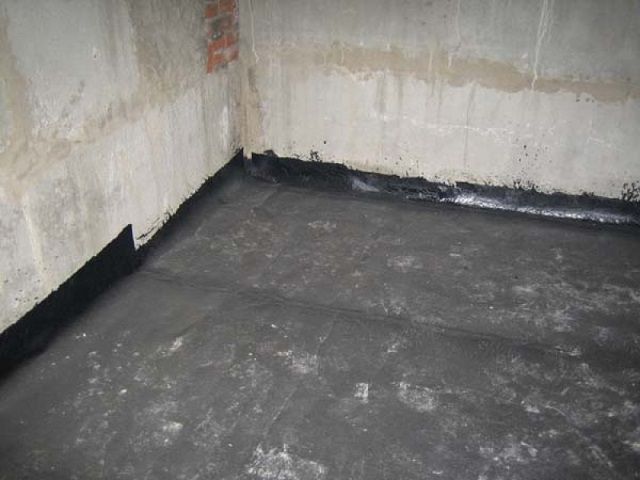 Στεγανοποίηση του υπόγειου δαπέδου με υλικό στέγης