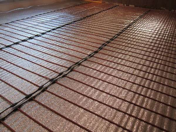 Infraraudonųjų spindulių anglinis grindinis šildymas