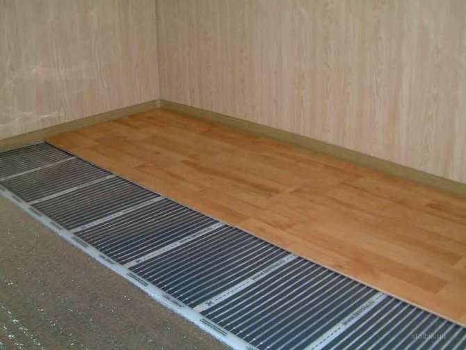 Infrared underfloor heating is the right choice for laminate flooring