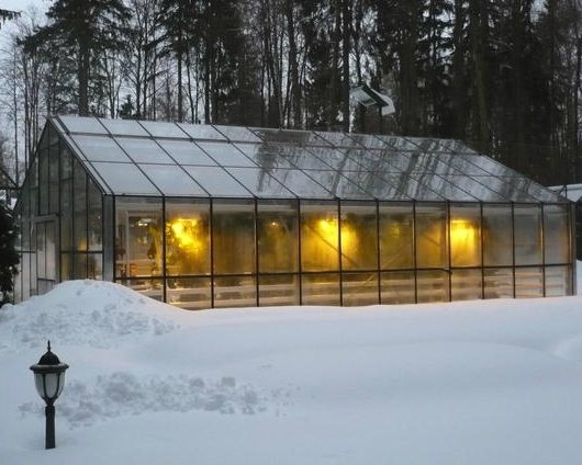 How to provide heating for the greenhouse in winter with your own hands