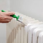 Hogyan tisztítsuk meg a régi festéket az akkumulátorból
