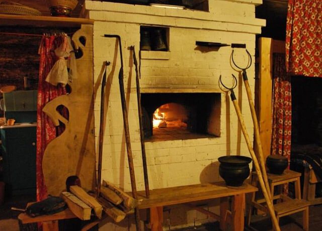 כיצד לחמם כראוי תנור רוסי עם עץ