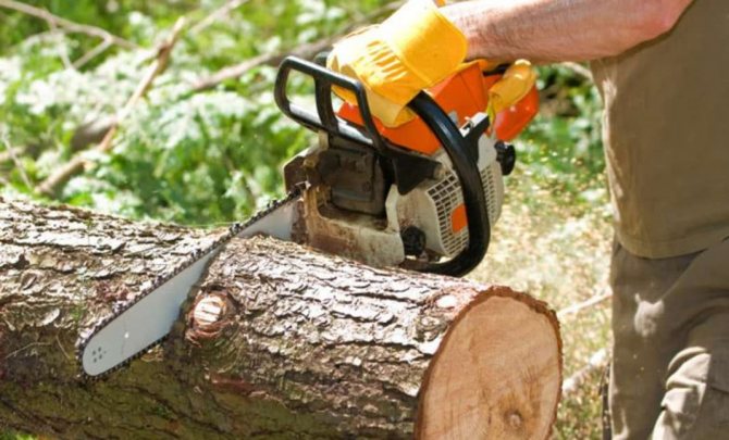 How to chop wood
