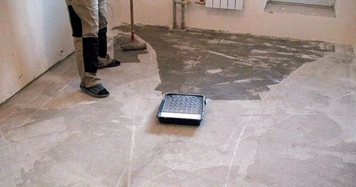 Kuinka tehdä pinnoitteen vedeneristys lattiasta talossa tasoitteen edessä?