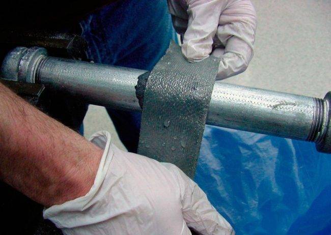 Cómo eliminar una fuga en una tubería de calefacción sellado mecánico de un orificio y sellado químico de una fuga