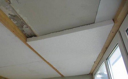 כיצד לבודד את התקרה באכסדרה