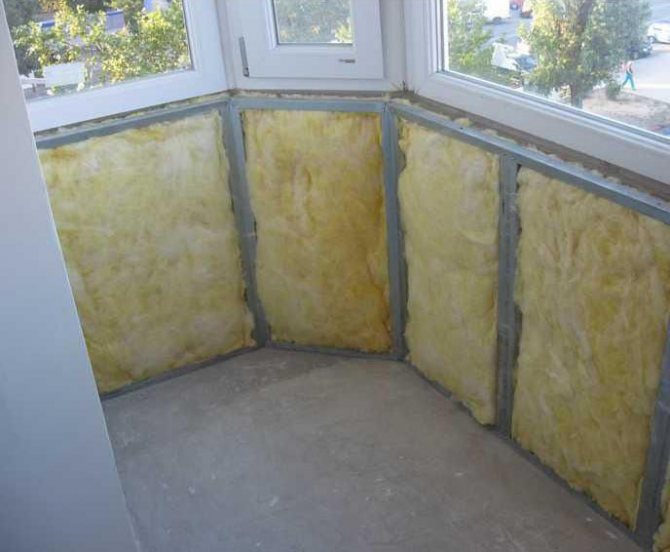 imagen de aislamiento de balcón con lana mineral