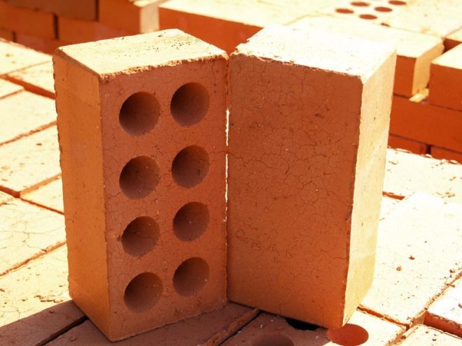 Brique en céramique