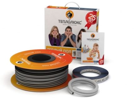 Heating cable delivery set in box