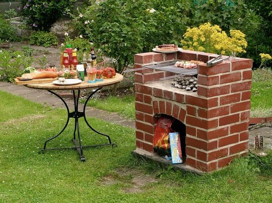 do-it-yourself brick grill