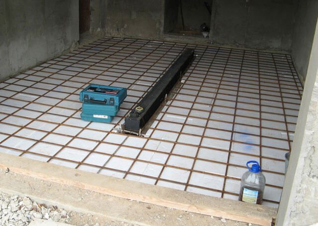 installation of underfloor heating in the garage