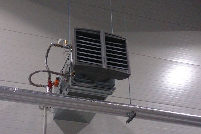 Rurociąg nagrzewnicy i zasada działania obiegu grzewczego wymiennika ciepła do wentylacji wodociągowej