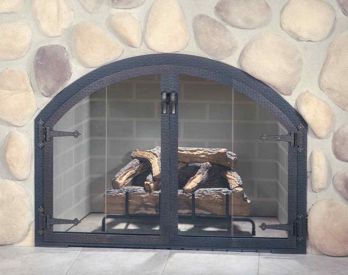 mga pintuan ng fireproof fireplace
