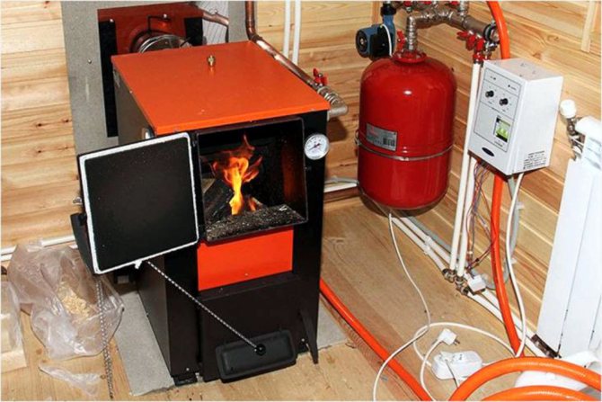 Características del uso de calderas de combustible sólido.