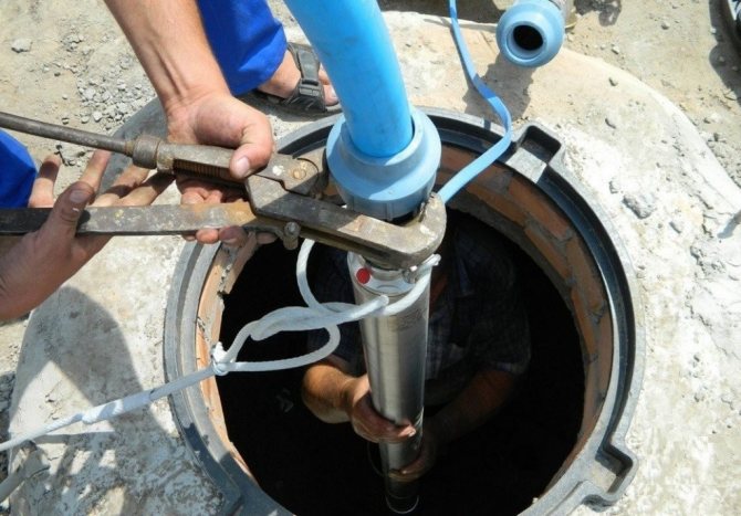 Features of connecting a submersible pump in a well