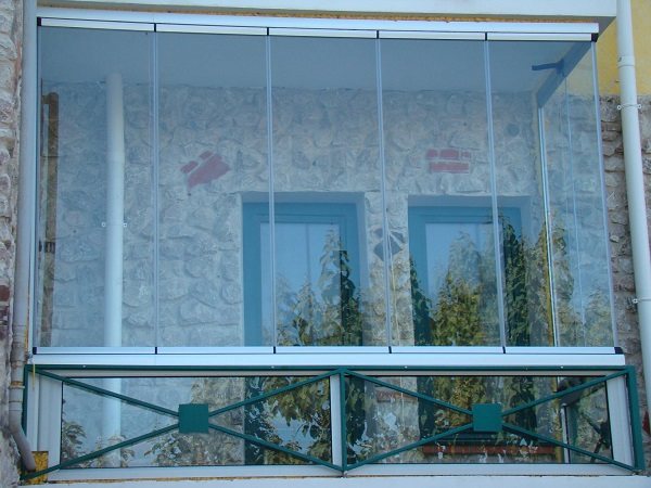 Panoramatické zasklenie balkóna: typy a vlastnosti technológie