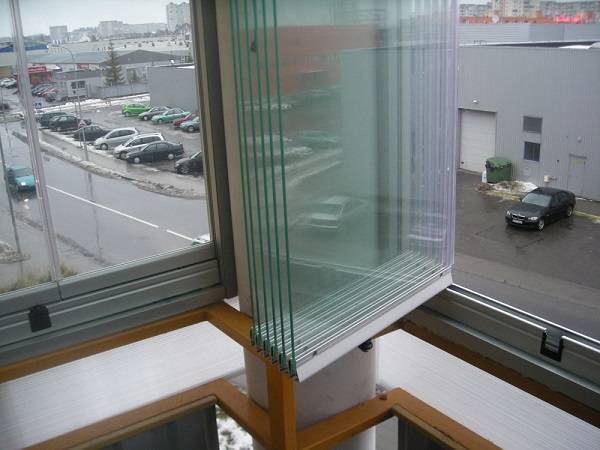 Balkona panorāmas stiklojums: tehnoloģiju veidi un iezīmes