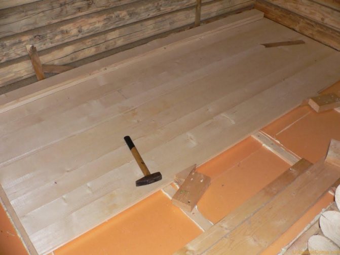 Höyrysulku lattian puutalossa: asennusmenettely
