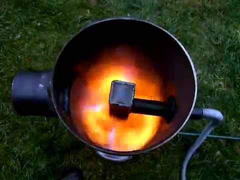 Un horno de trabajo con un circuito de agua: el principio de funcionamiento de una caldera, un horno de aceite usado, dibujos de un horno con una camisa de agua, cómo hacerlo usted mismo.