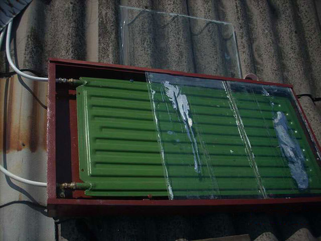 Platt batteri som solfångare
