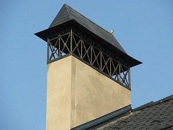 Prechod komína cez strechu