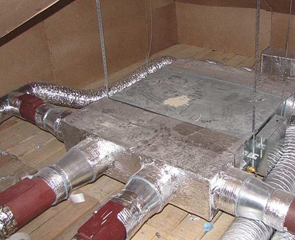 Lay-out van ventilatiebuizen op zolder