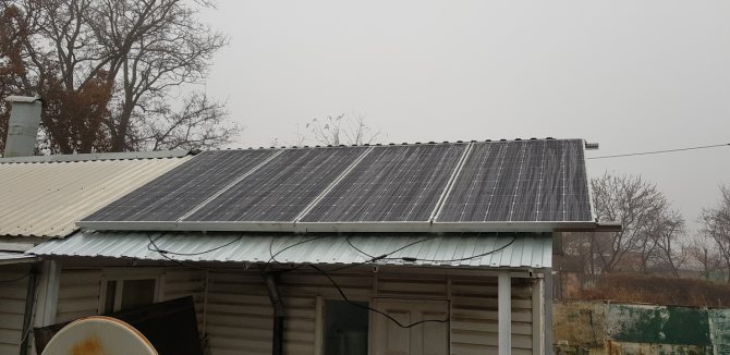 painéis solares no telhado