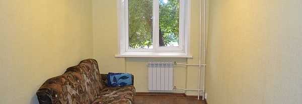 Un tale radiatore può fornire la potenza richiesta, ma nella stanza ci saranno chiaramente zone fredde e calde.