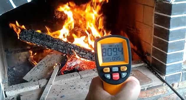 Teplota hoření dřeva v kamnech - stůl