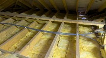 Il est plus efficace de réaliser une isolation thermique du plafond avec une couche continue