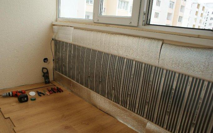 Θερμοί τοίχοι στο μπαλκόνι