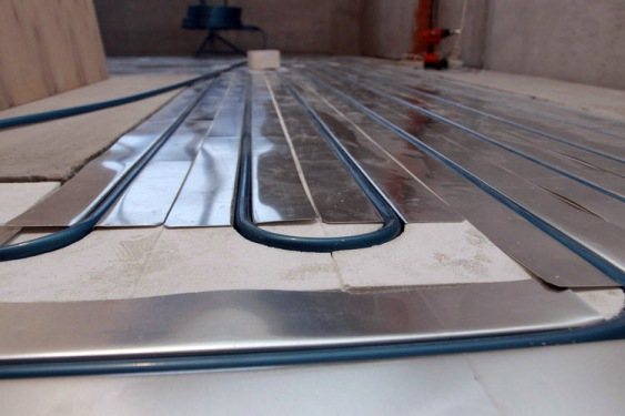 Warm floor using galvanized