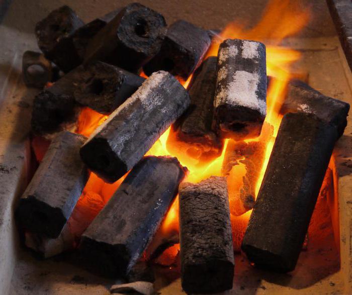briquettes de combustible Reed qui ont attisé les critiques