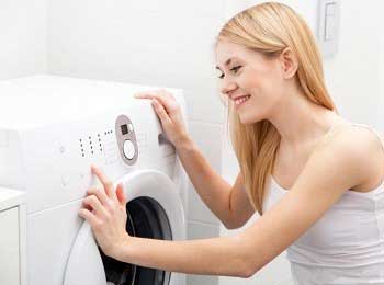 שוטף את מכונת הכביסה שלך