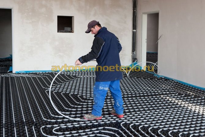 Underfloor heating installation distance from the wall
