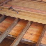 Isolation du sol dans une maison en bois - caractéristiques, avantages et inconvénients des matériaux, recommandations pour l'isolation
