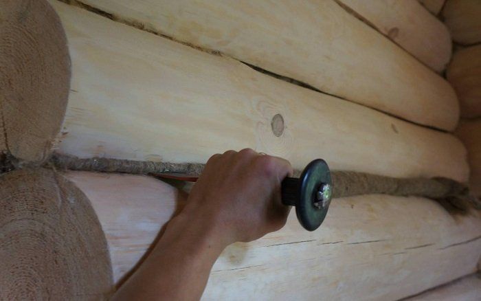 Isolierung der Wände eines Holzhauses von innen