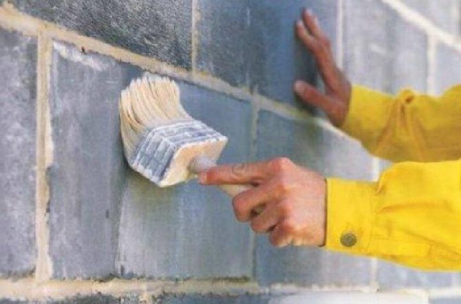 Izolace stěn vnějším polystyrénem = Penetrace stěn