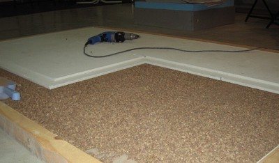 Isoleer de vloer in een houten huis met uw eigen handen