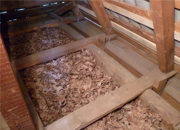 Isolieren Sie den Boden in einem Holzhaus mit Ihren eigenen Händen