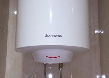 Vandens šildytuvo „Ariston“ naudojimo instrukcija