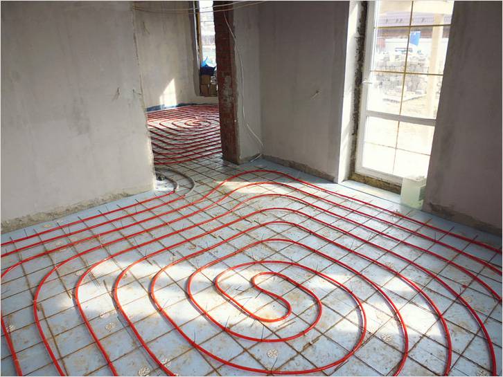 Water heat-insulated floor