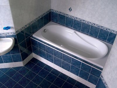Tab mandi khas yang dibina di dalam ceruk