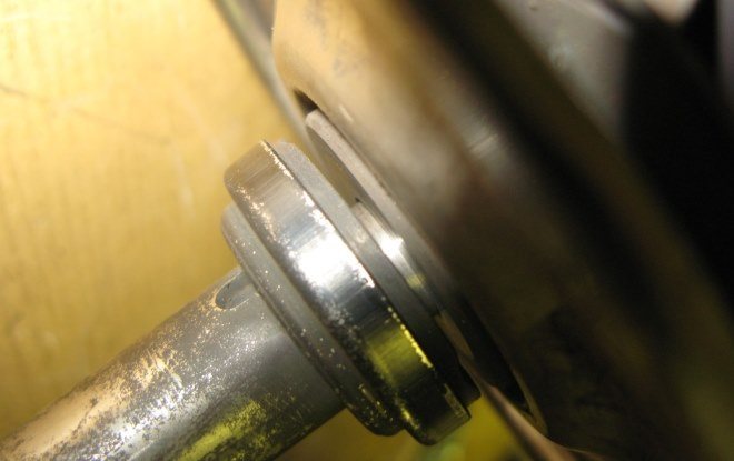Replacing the pump bearing
